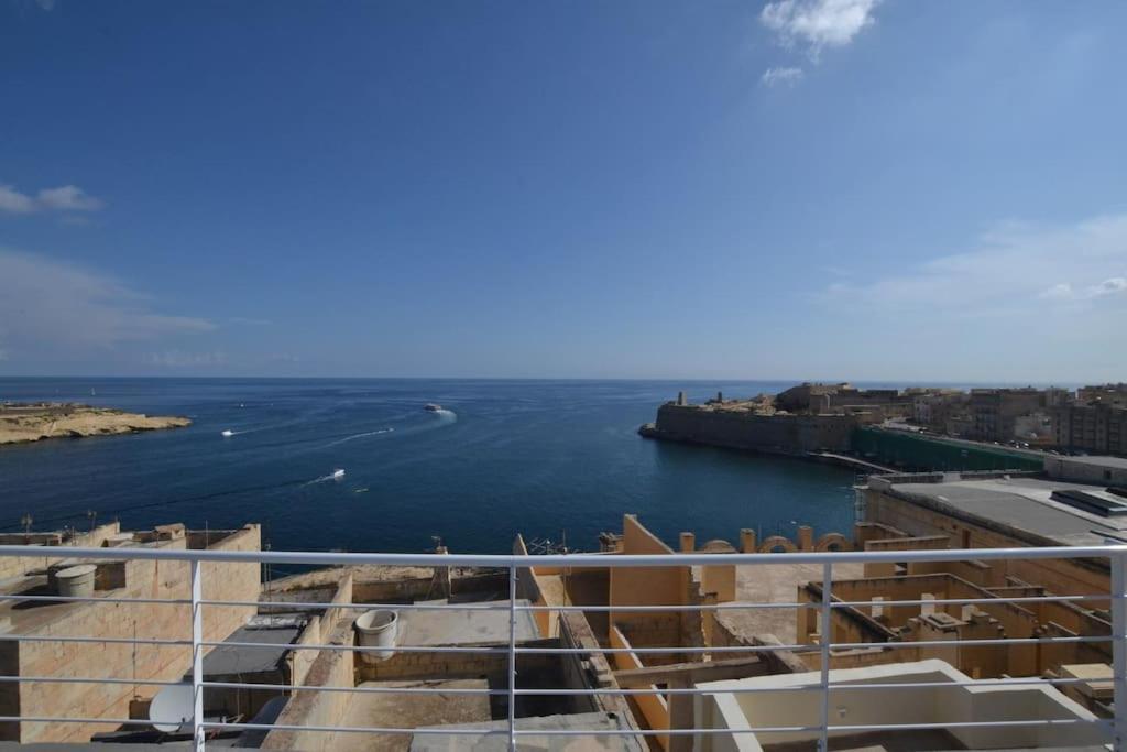 Vallettadreamsuites Groud Floor Shared Sea View Rooof Terrace Esterno foto
