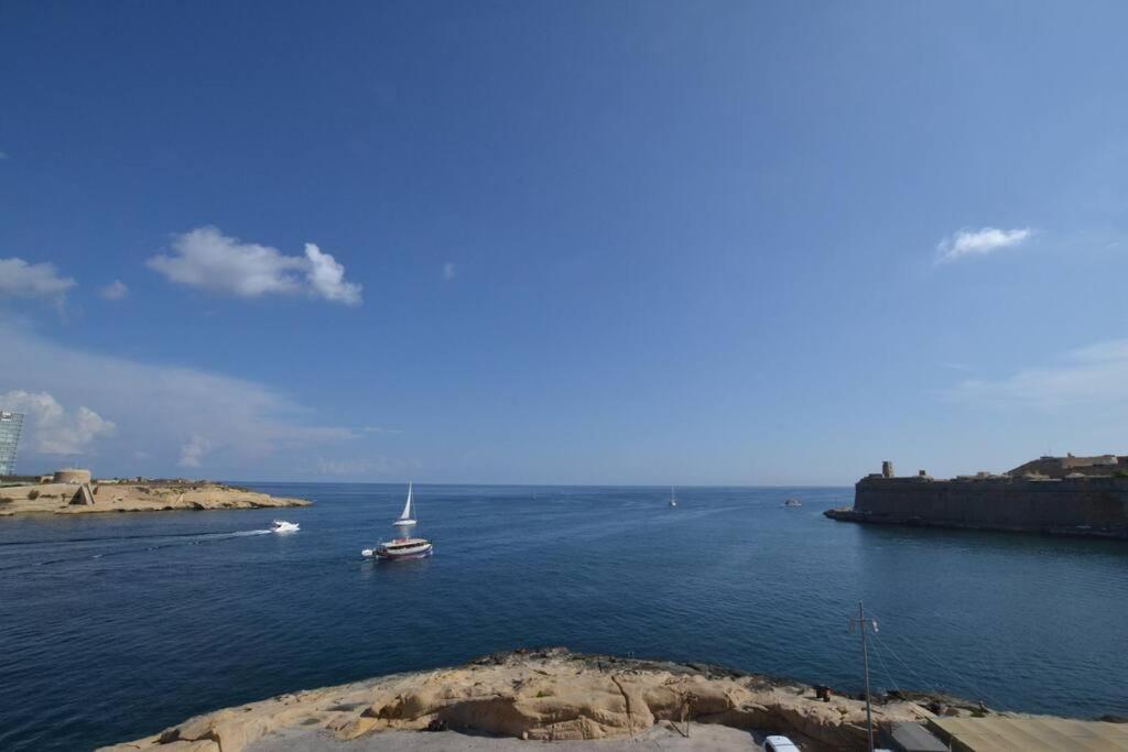 Vallettadreamsuites Groud Floor Shared Sea View Rooof Terrace Esterno foto